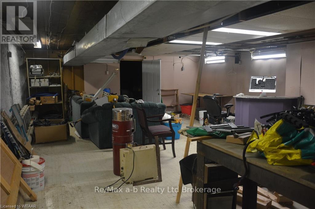 85 Thames Street S Property Photo 18