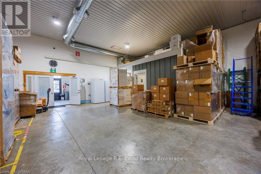 285801 Airport Road Property Photo 11