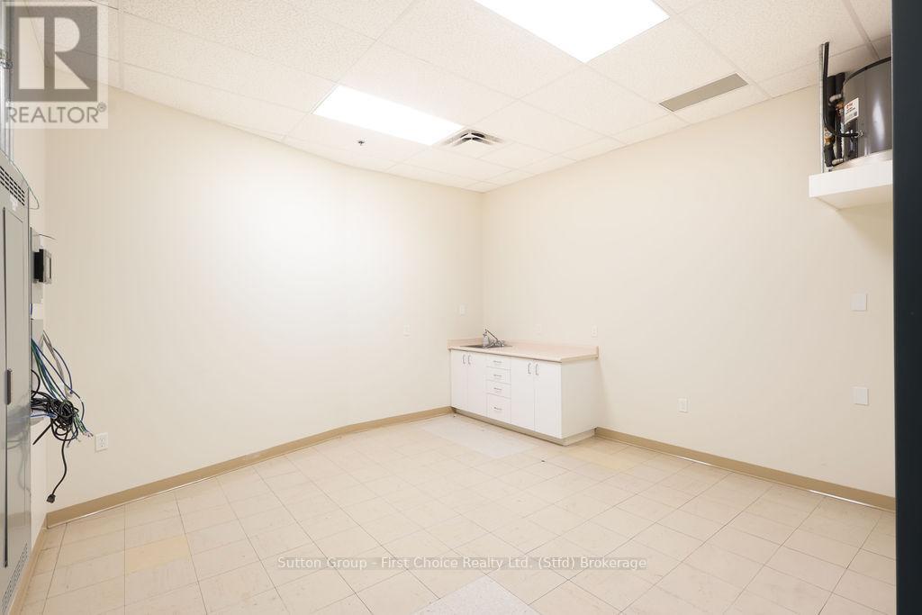 B - 65 Albert Street Property Photo 16