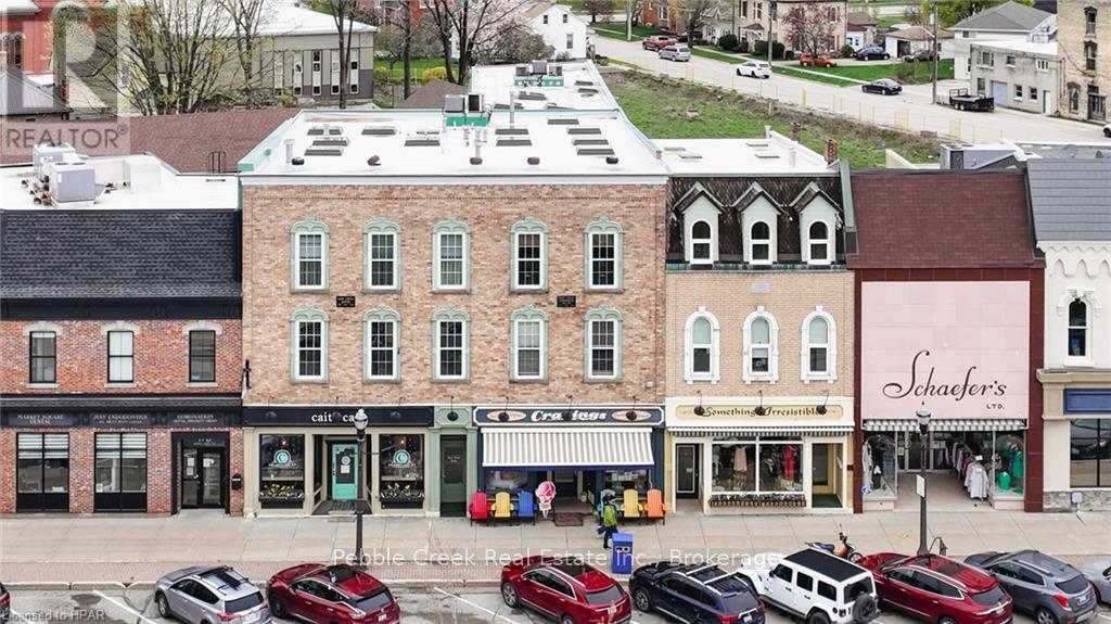 166,168 Courthouse Square Property Photo 1