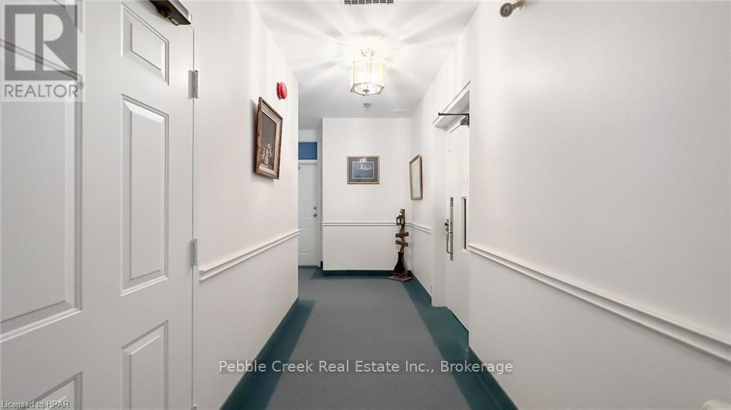 166,168 Courthouse Square Property Photo 16