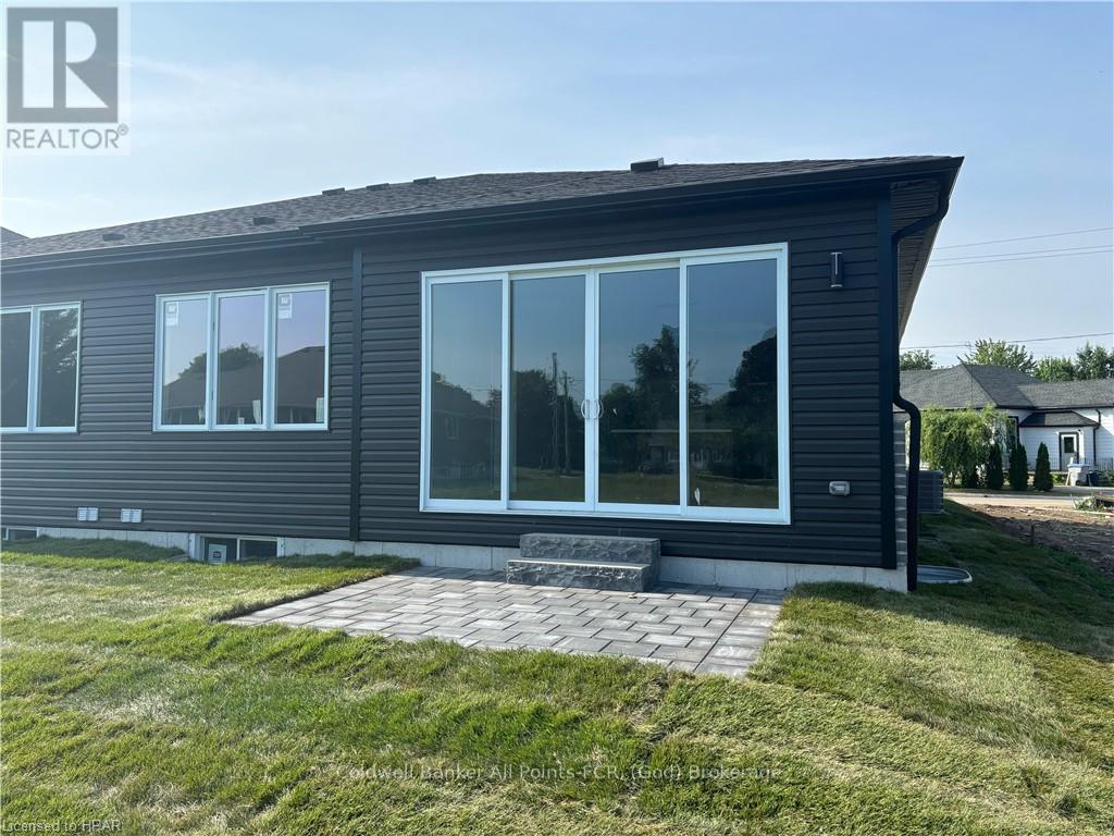 171 Elgin Avenue E Property Photo 2