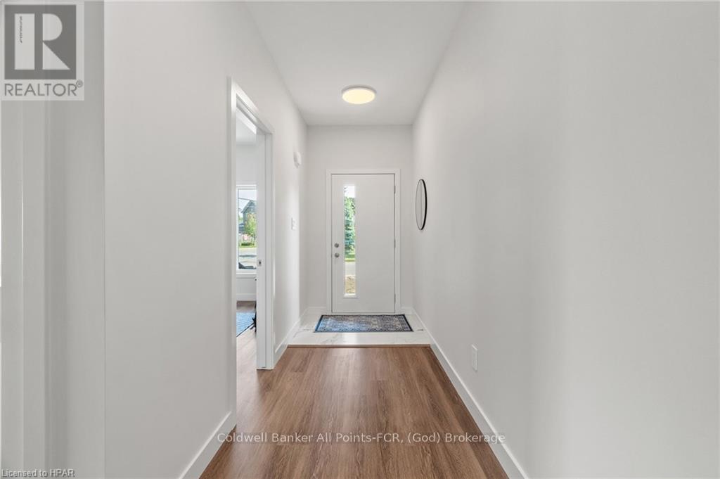 171 Elgin Avenue E Property Photo 6