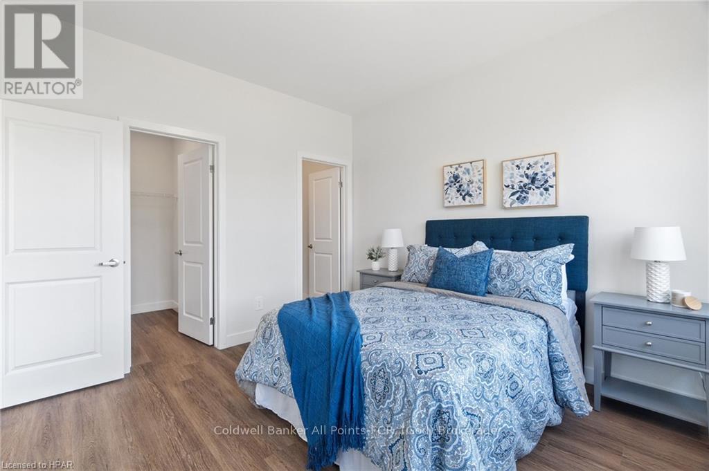 171 Elgin Avenue E Property Photo 12