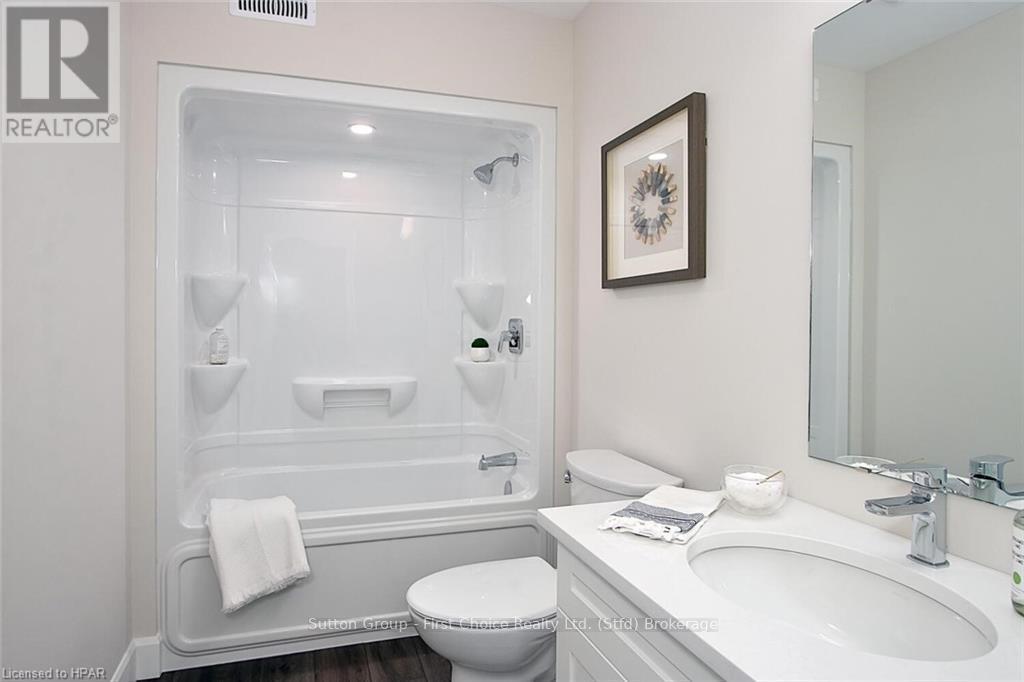 30 - 3202 Vivian Line Property Photo 16