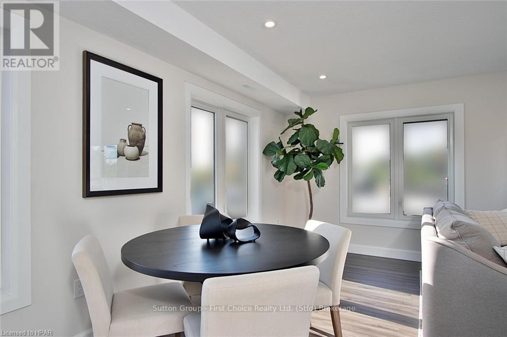 30 - 3202 Vivian Line Property Photo 20
