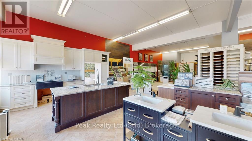 309 Lorne Avenue E Property Photo 6