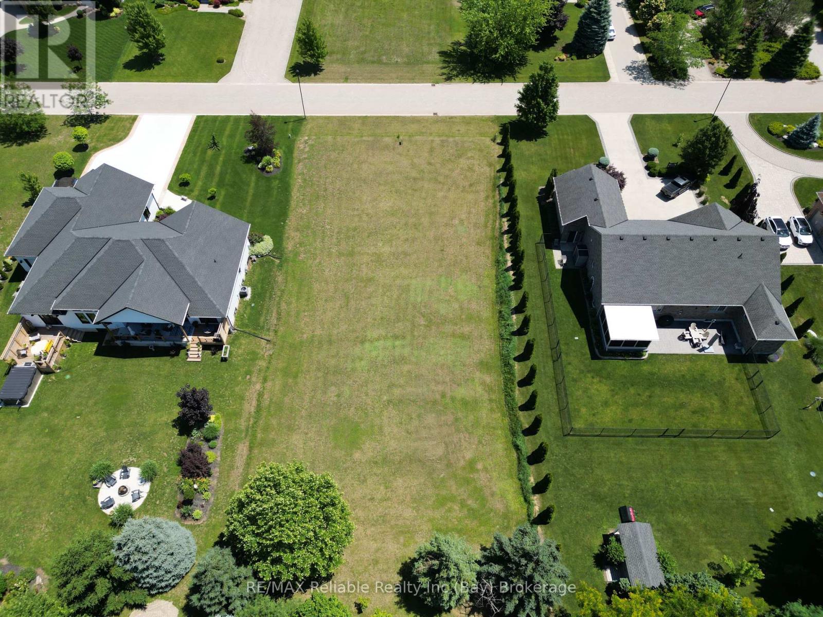 19 Carriage Lane Property Photo 10