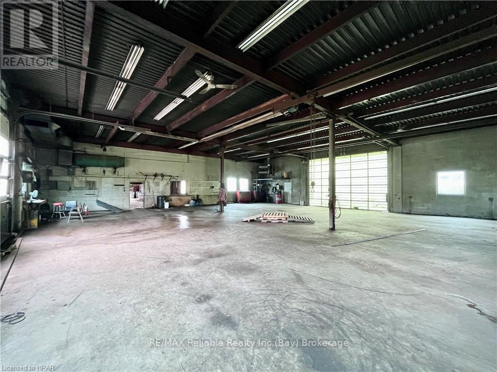 286 Main Street Property Photo 3