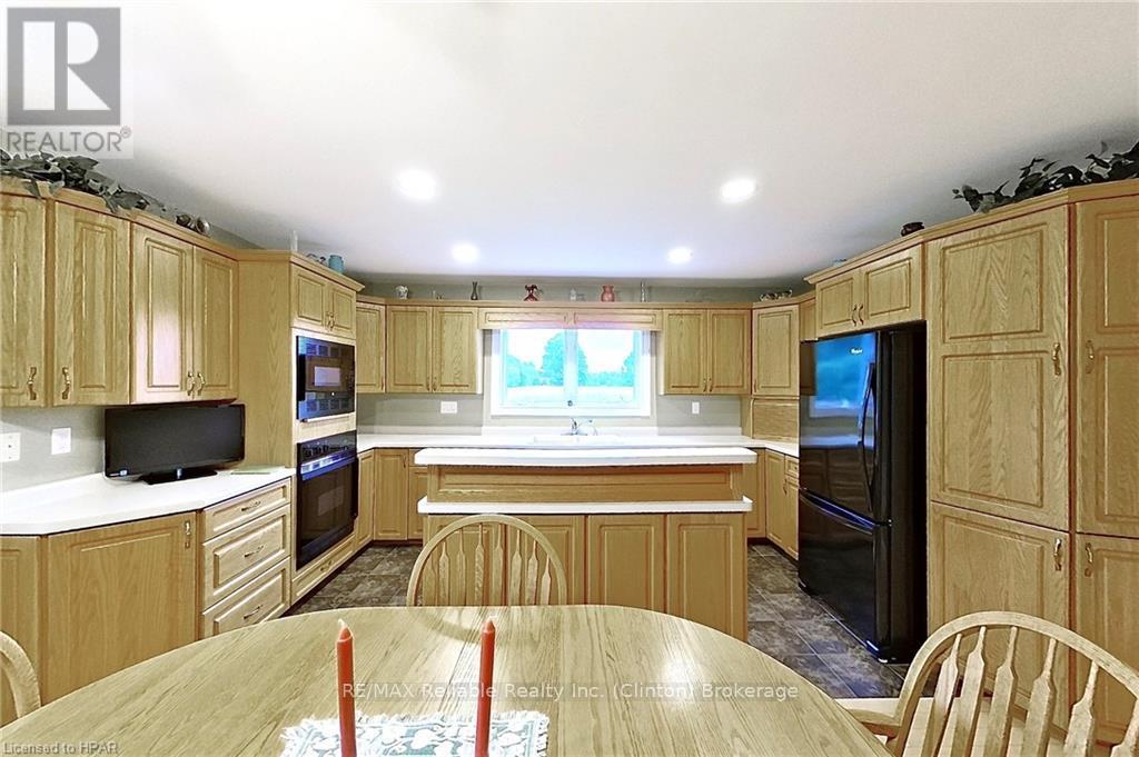 75551 Bluewater Highway Property Photo 3