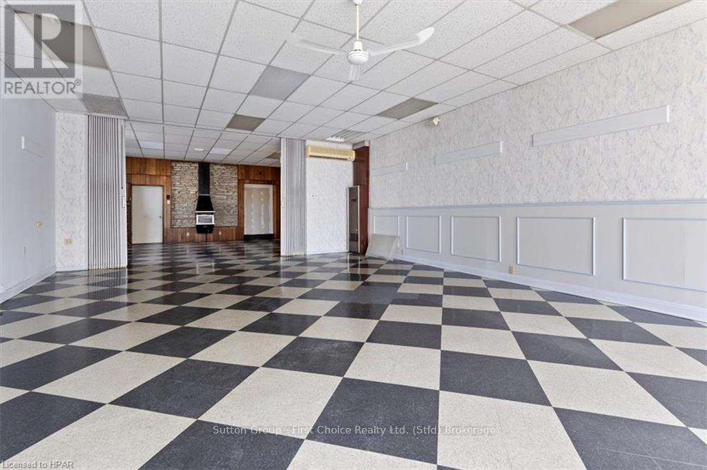 95-97 Queen Street E Property Photo 6