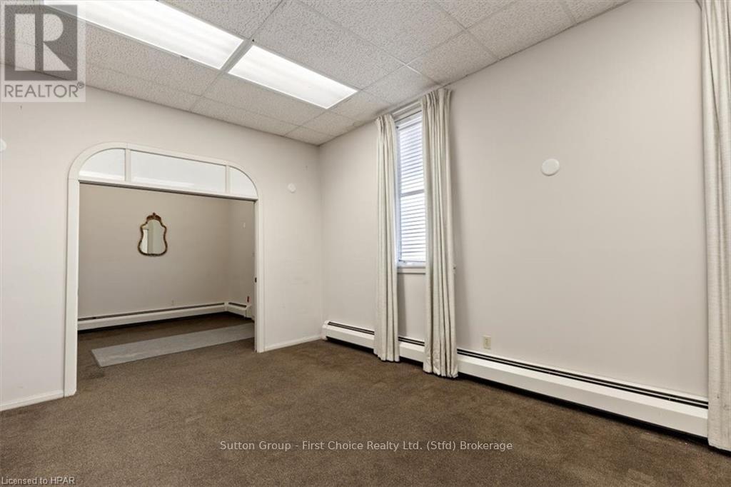 95-97 Queen Street E Property Photo 23