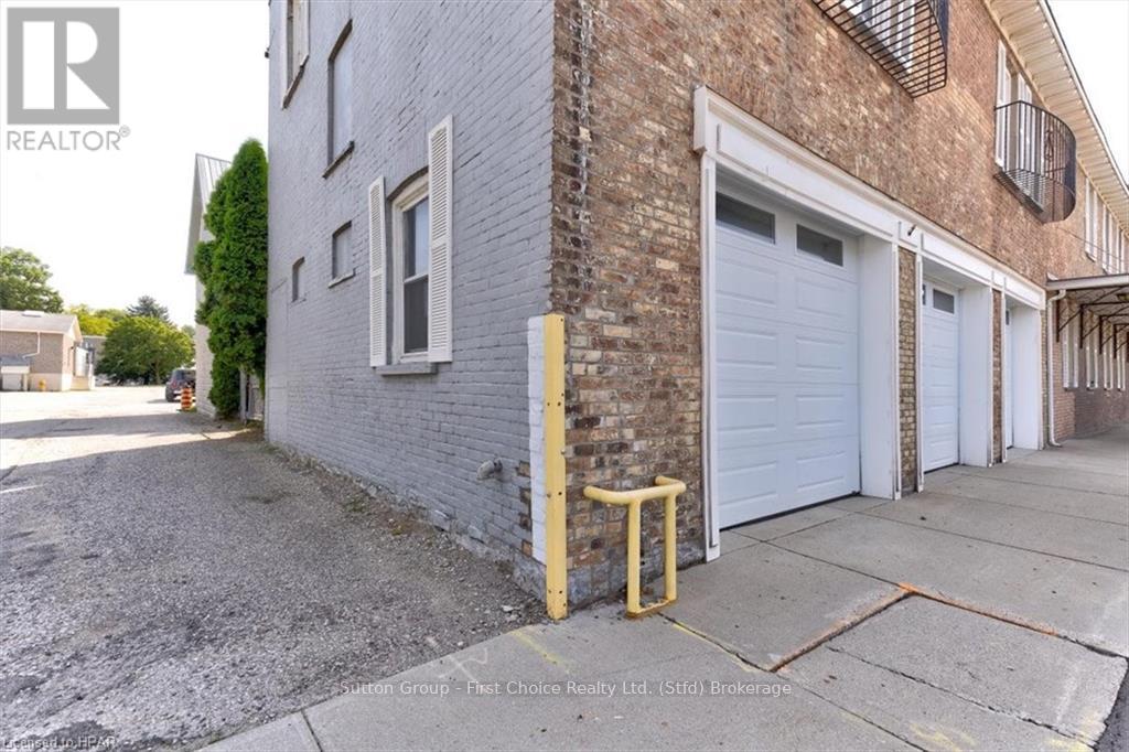 95-97 Queen Street E Property Photo 28