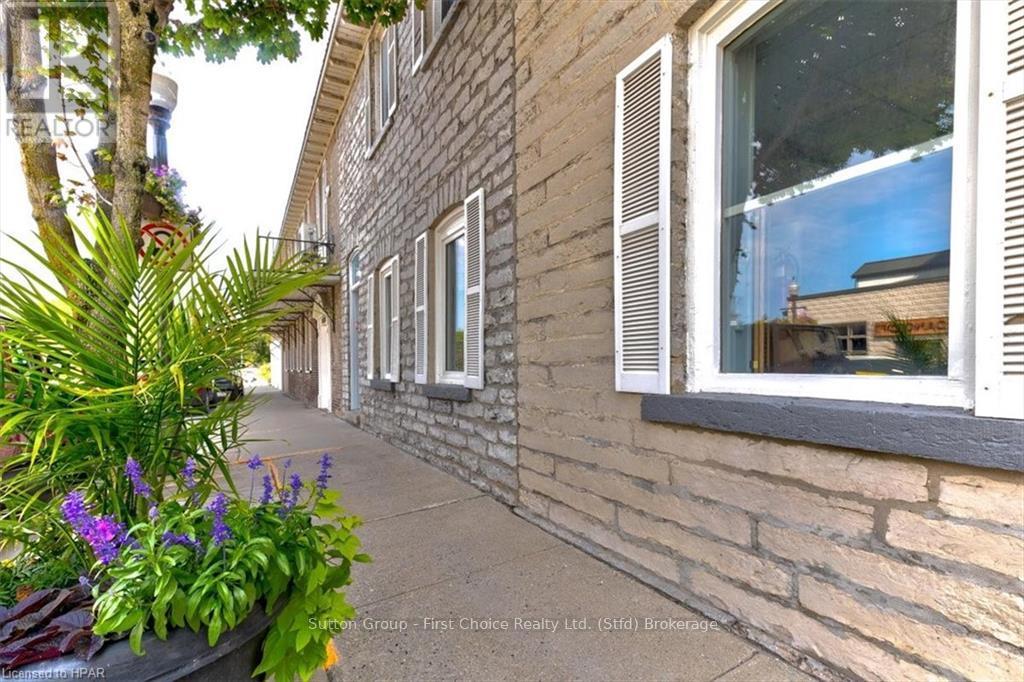 95-97 Queen Street E Property Photo 30