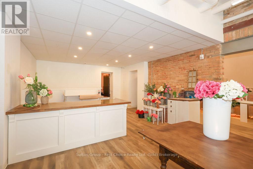 17 Ontario Street Property Photo 4
