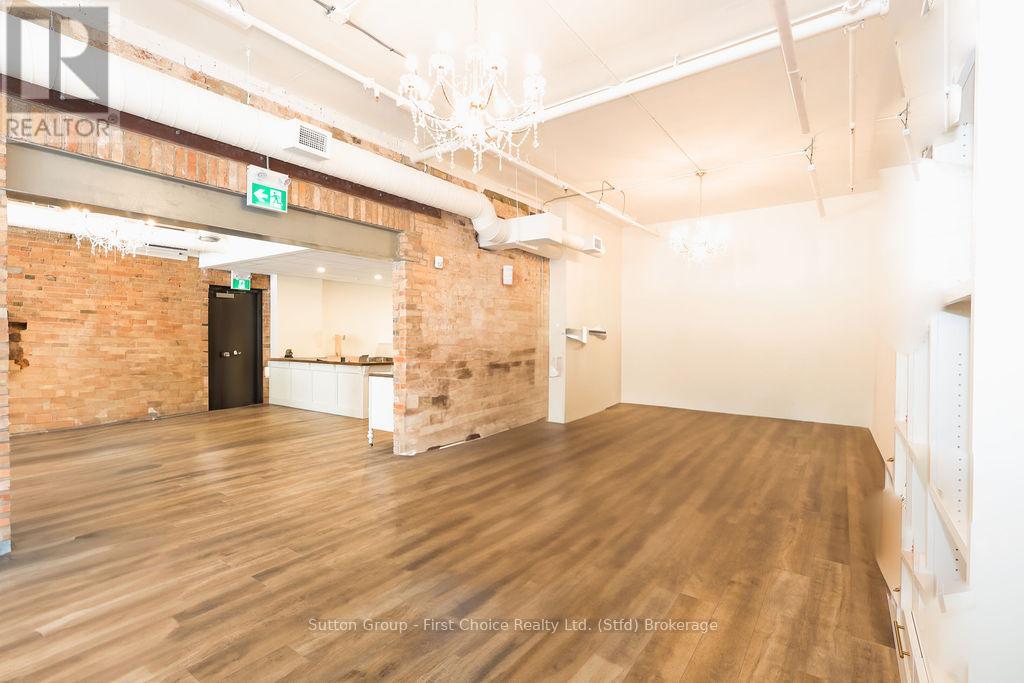 17 Ontario Street Property Photo 8