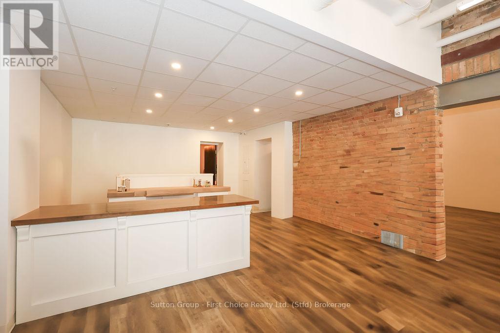 17 Ontario Street Property Photo 11