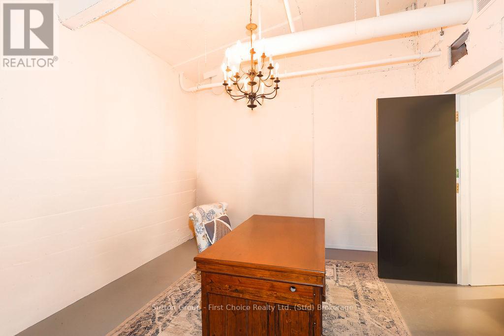 17 Ontario Street Property Photo 13