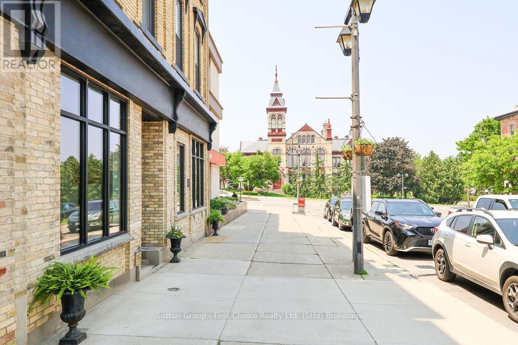 17 Ontario Street Property Photo 16