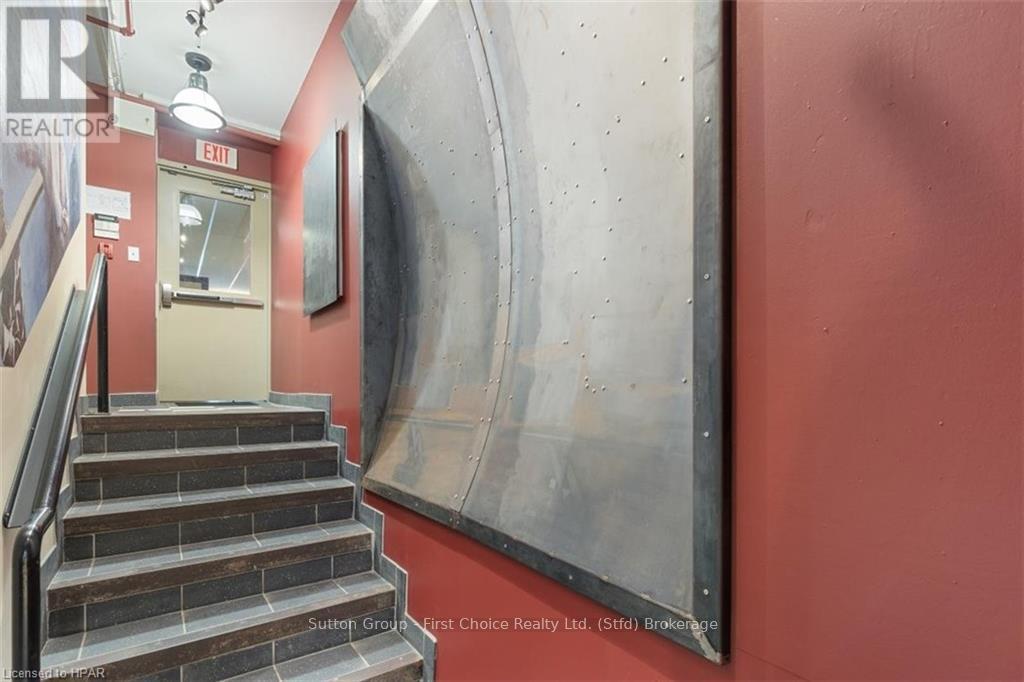 Rear - 107 Erie Street Property Photo 22
