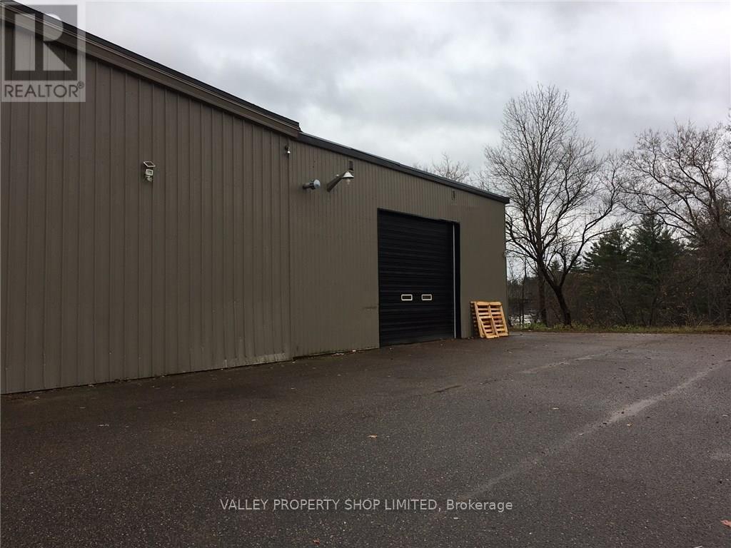 3532 Petawawa Boulevard Property Photo 2