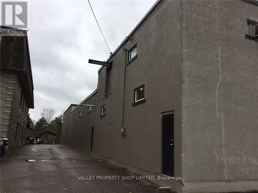 3532 Petawawa Boulevard Property Photo 4
