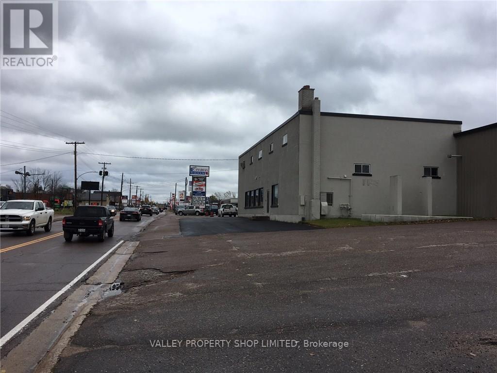 3532 Petawawa Boulevard Property Photo 8