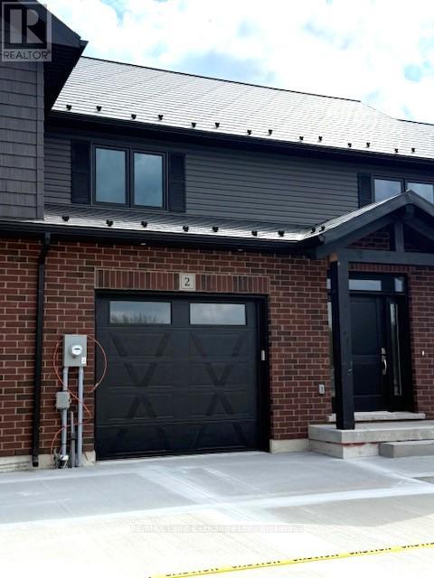 UNIT 2 - 8 GOLF LINKS ROAD Property Photo 1