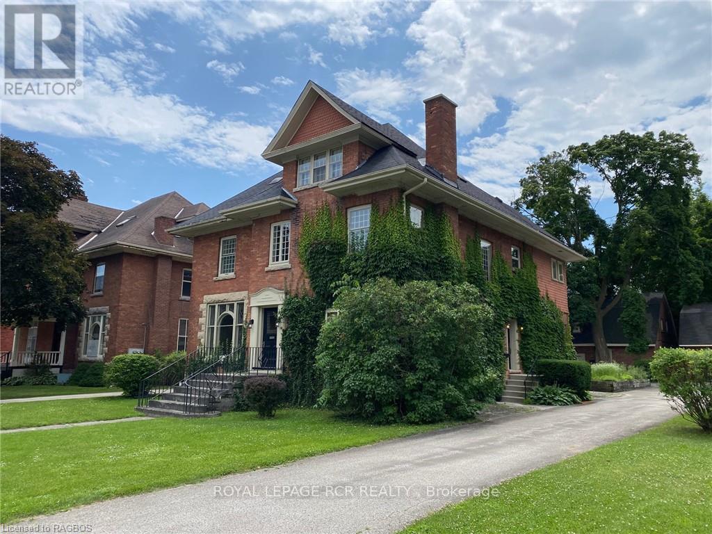 249 10th Street W Property Photo 2