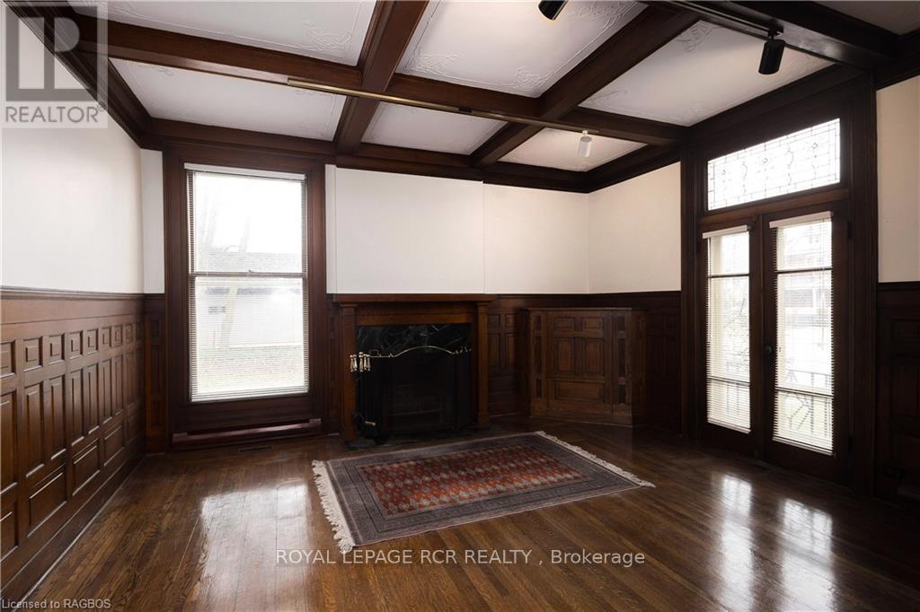 249 10th Street W Property Photo 6