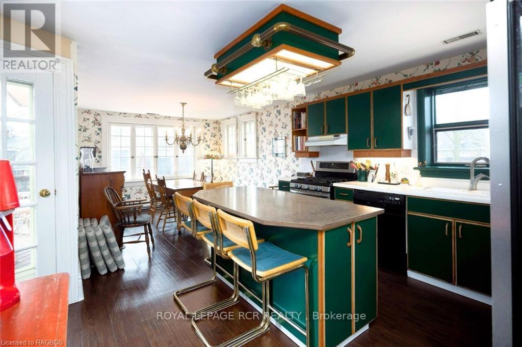 249 10th Street W Property Photo 27