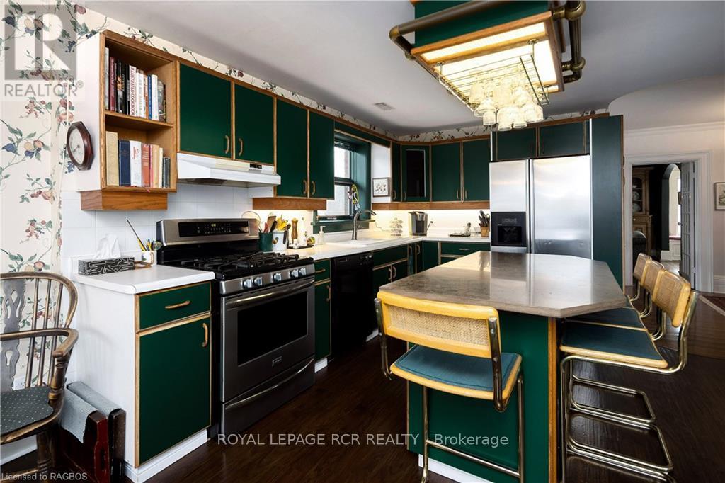 249 10th Street W Property Photo 29