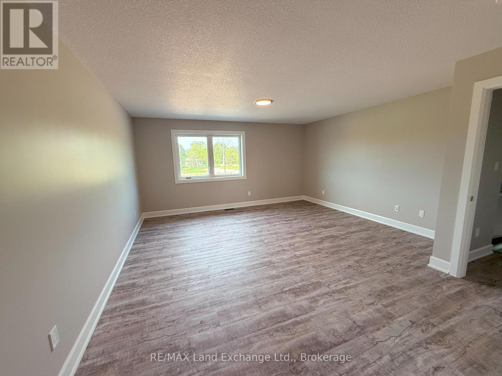 Unit 3 - 8 Golf Links Road Property Photo 4