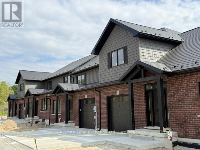 UNIT 4 - 8 GOLF LINKS ROAD Property Photo 1