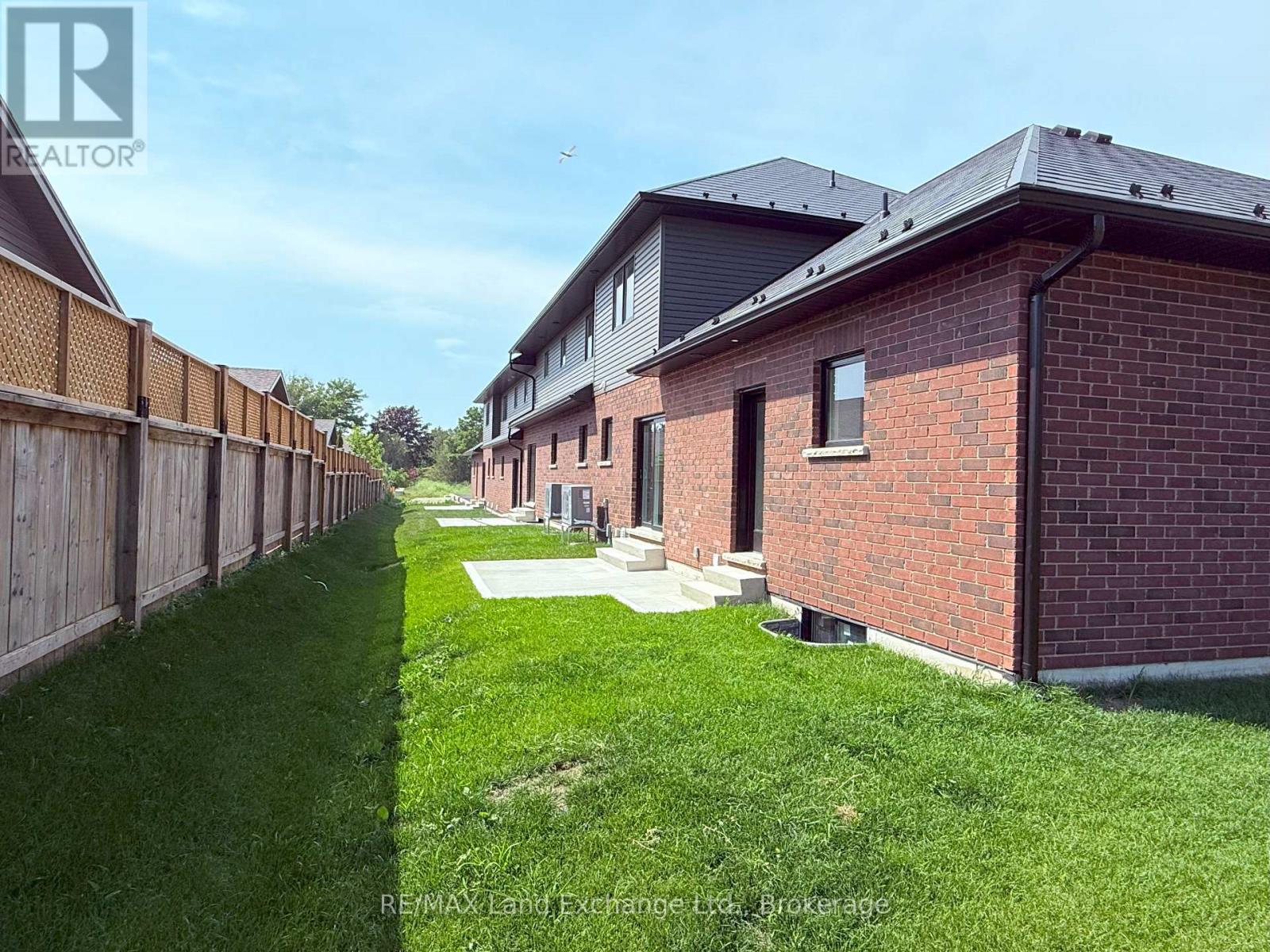 Unit 4 - 8 Golf Links Road Property Photo 3