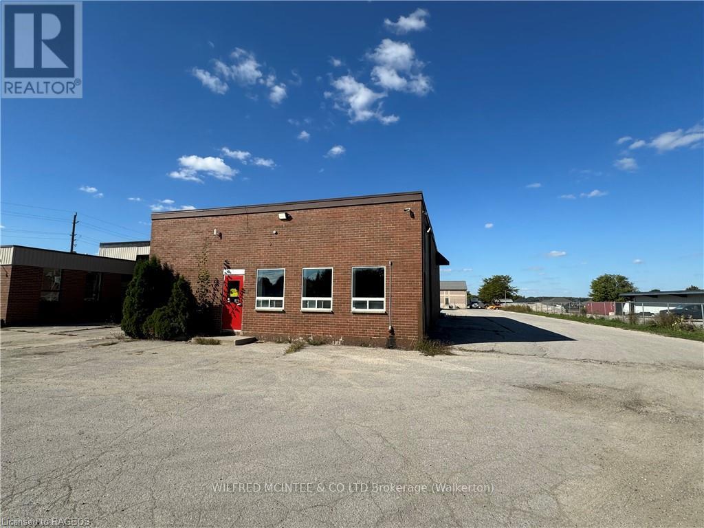130 Kincardine Property Photo 2