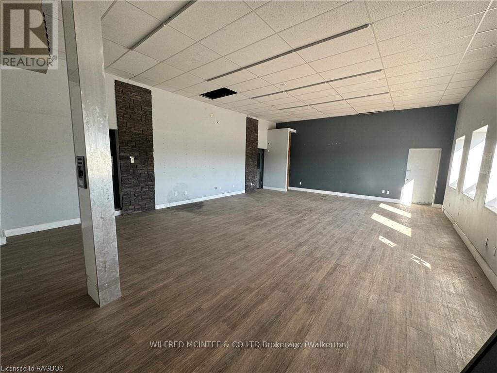 130 Kincardine Property Photo 3