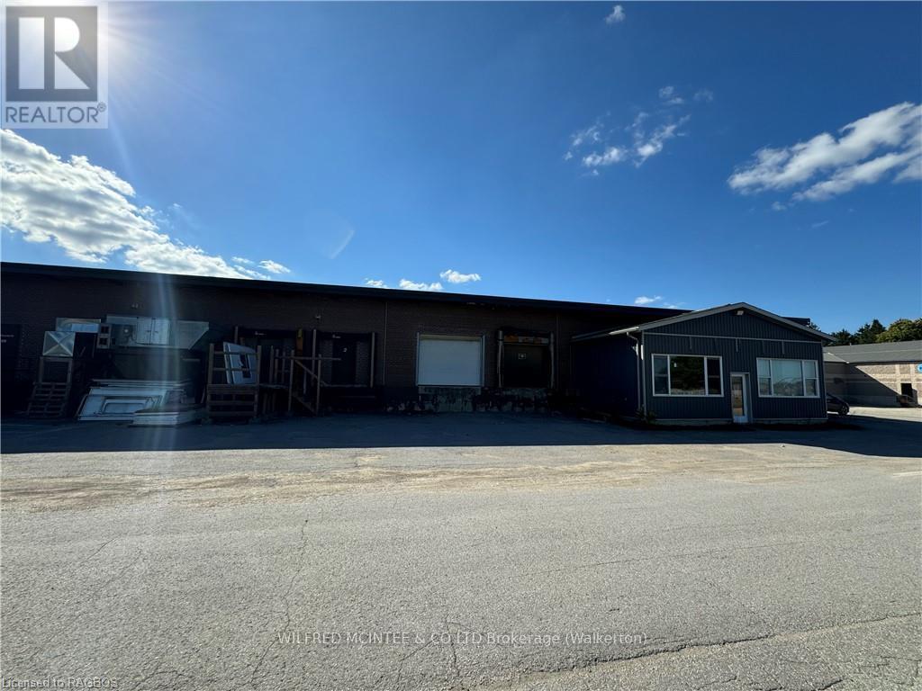 130 Kincardine Property Photo 6