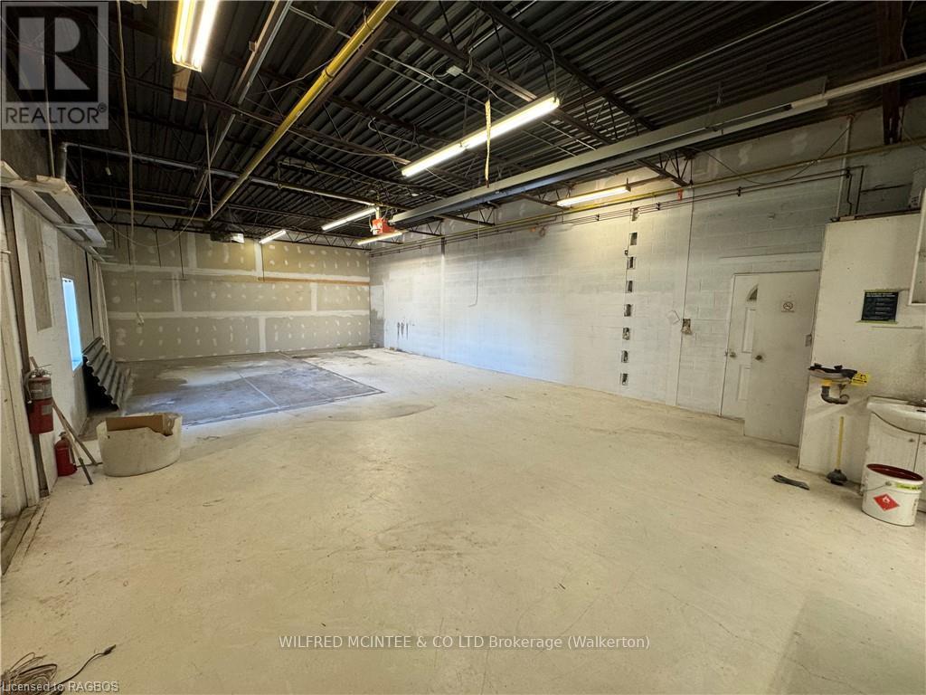 130 Kincardine Property Photo 10