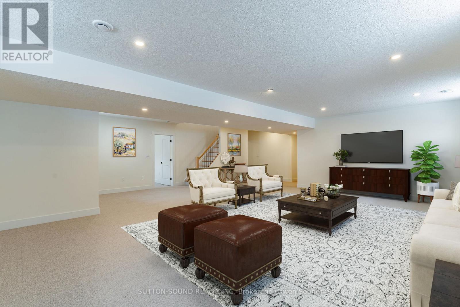 325 6th Avenue W Property Photo 5