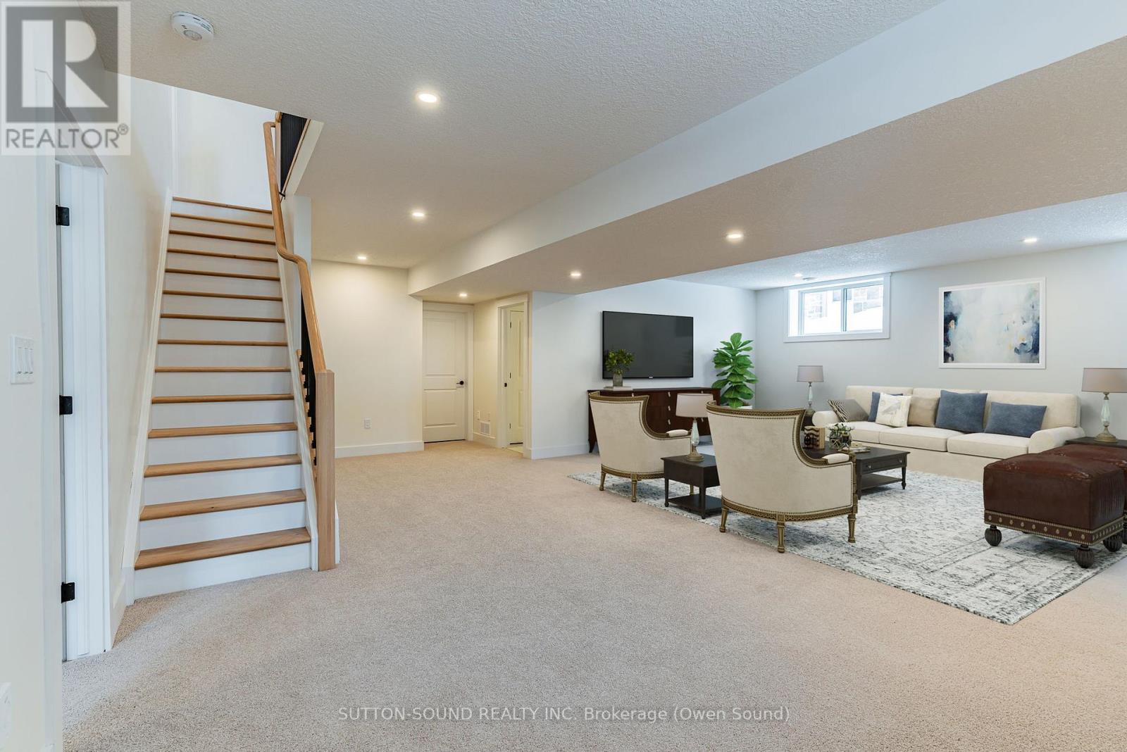 325 6th Avenue W Property Photo 6