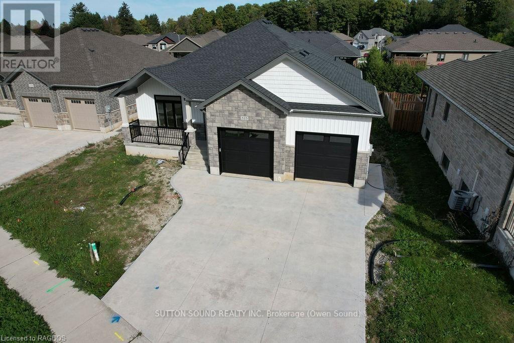 325 6th Avenue W Property Photo 16