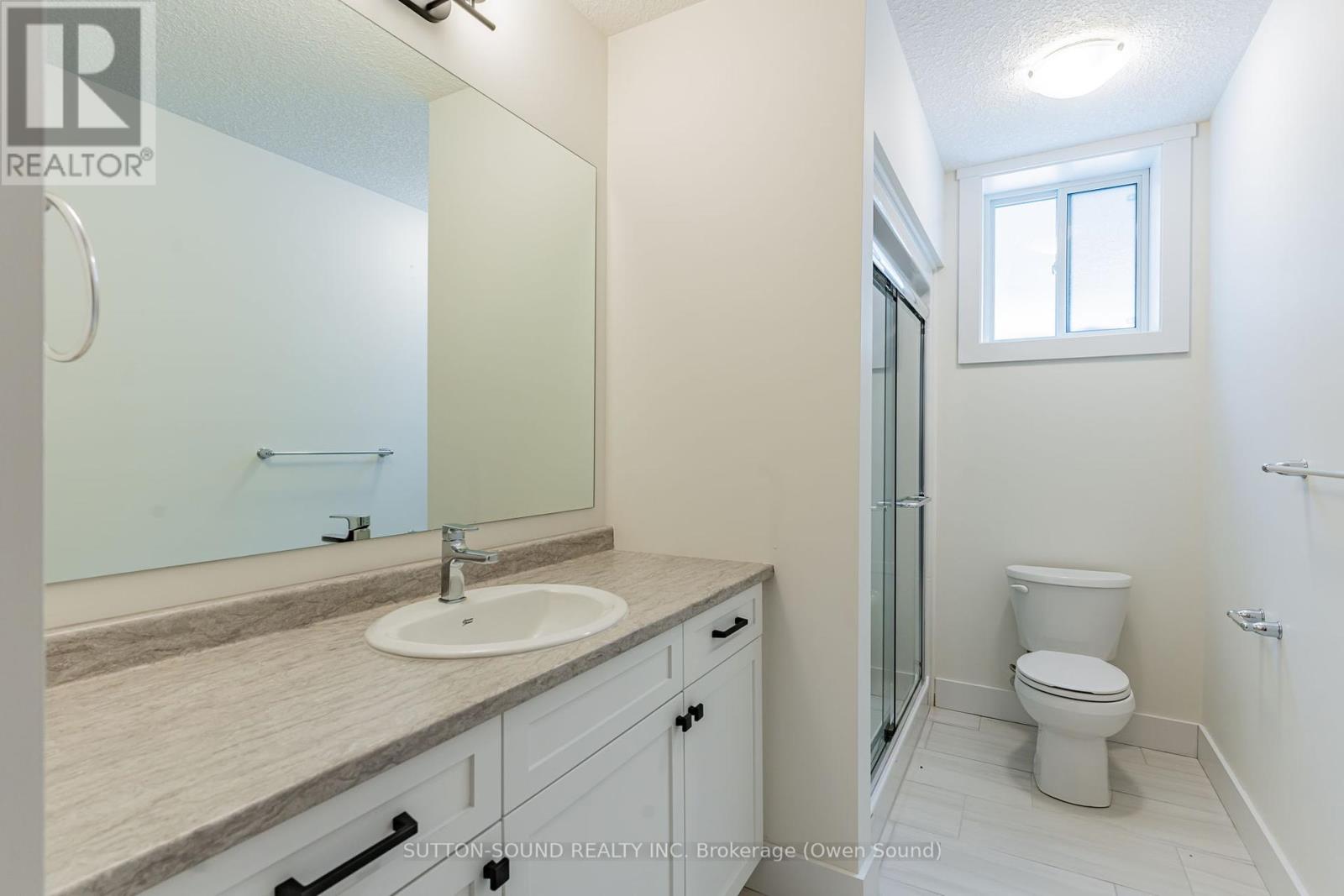 325 6th Avenue W Property Photo 17