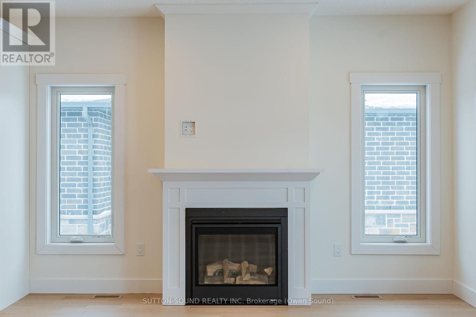 325 6th Avenue W Property Photo 22