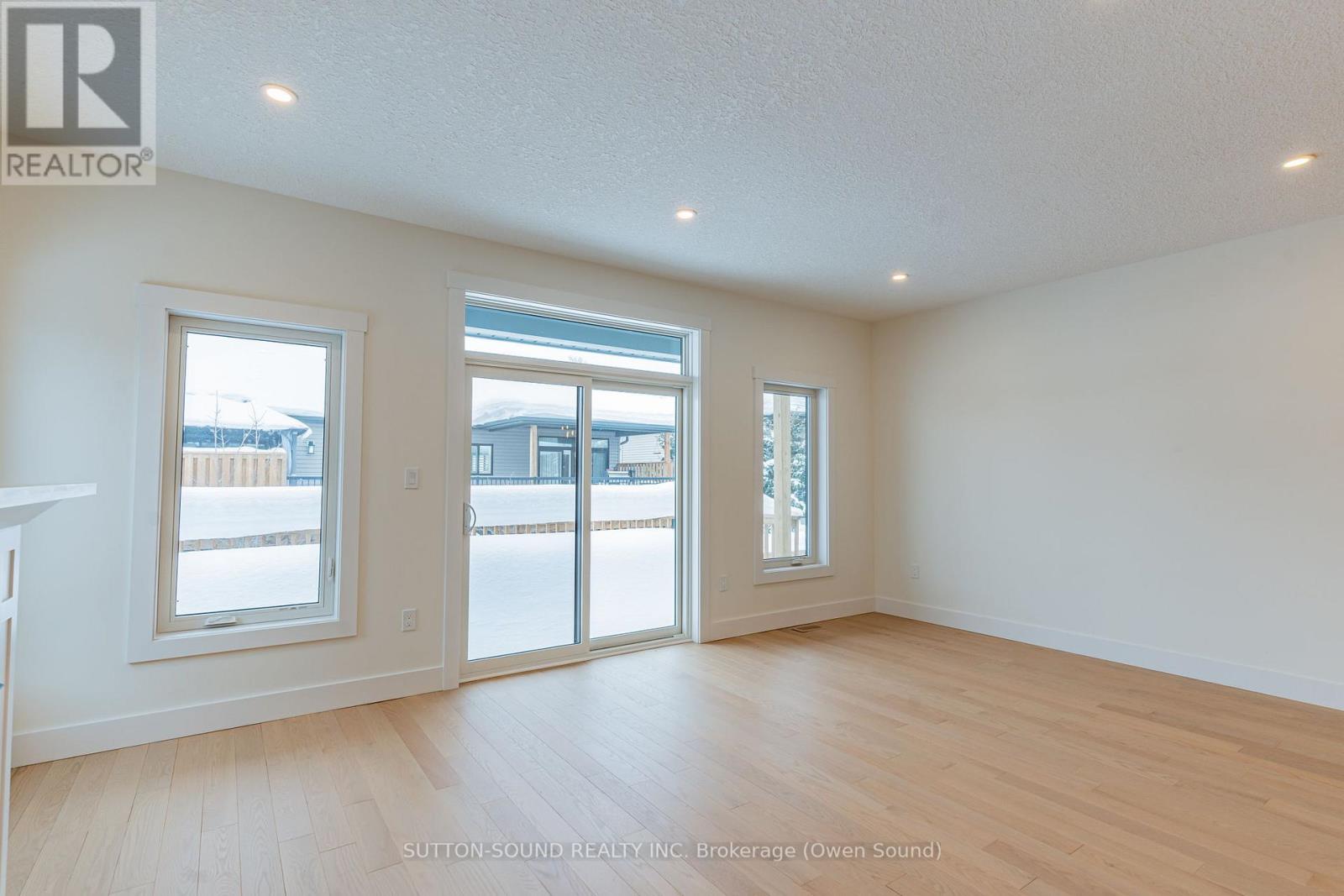 325 6th Avenue W Property Photo 24
