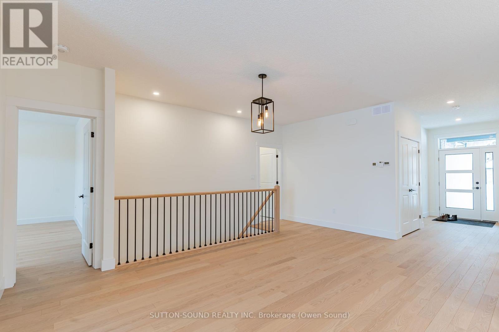 325 6th Avenue W Property Photo 26