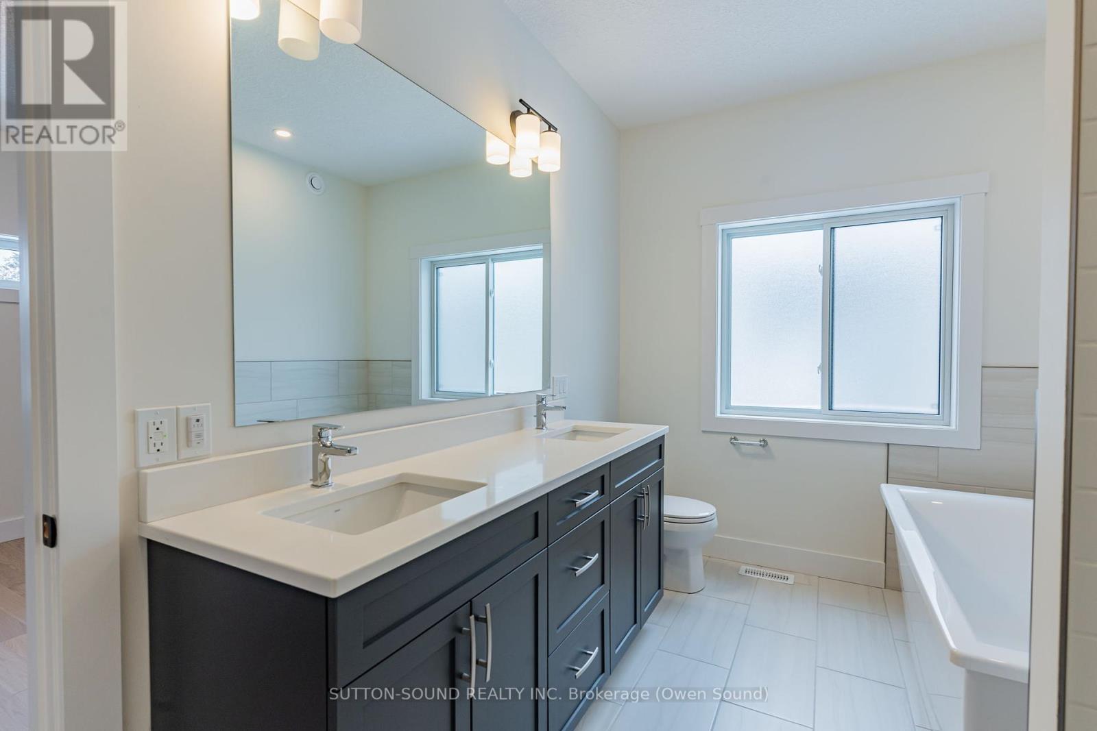325 6th Avenue W Property Photo 31