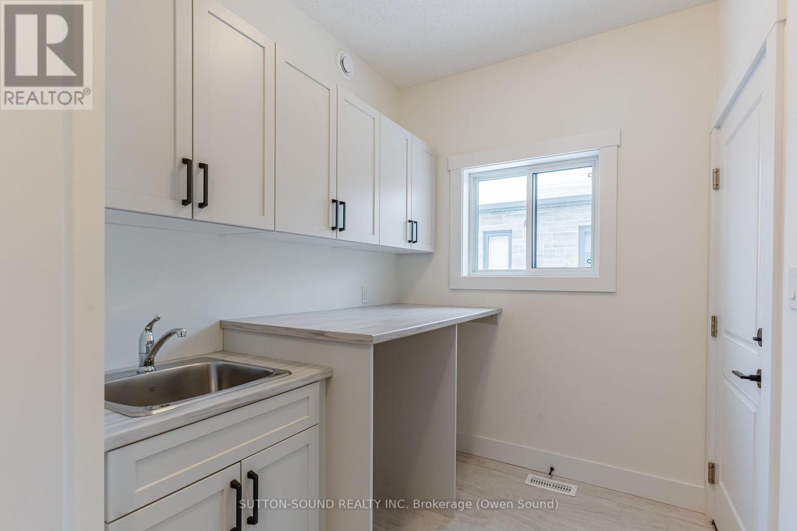 325 6th Avenue W Property Photo 34