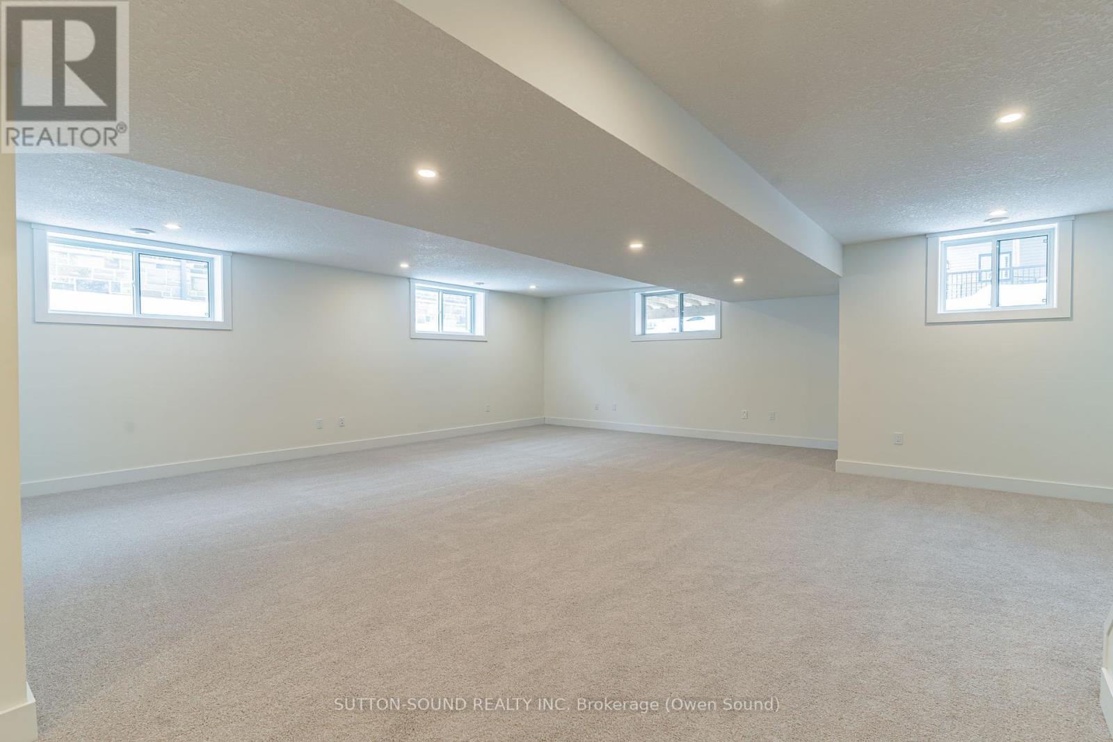 325 6th Avenue W Property Photo 36