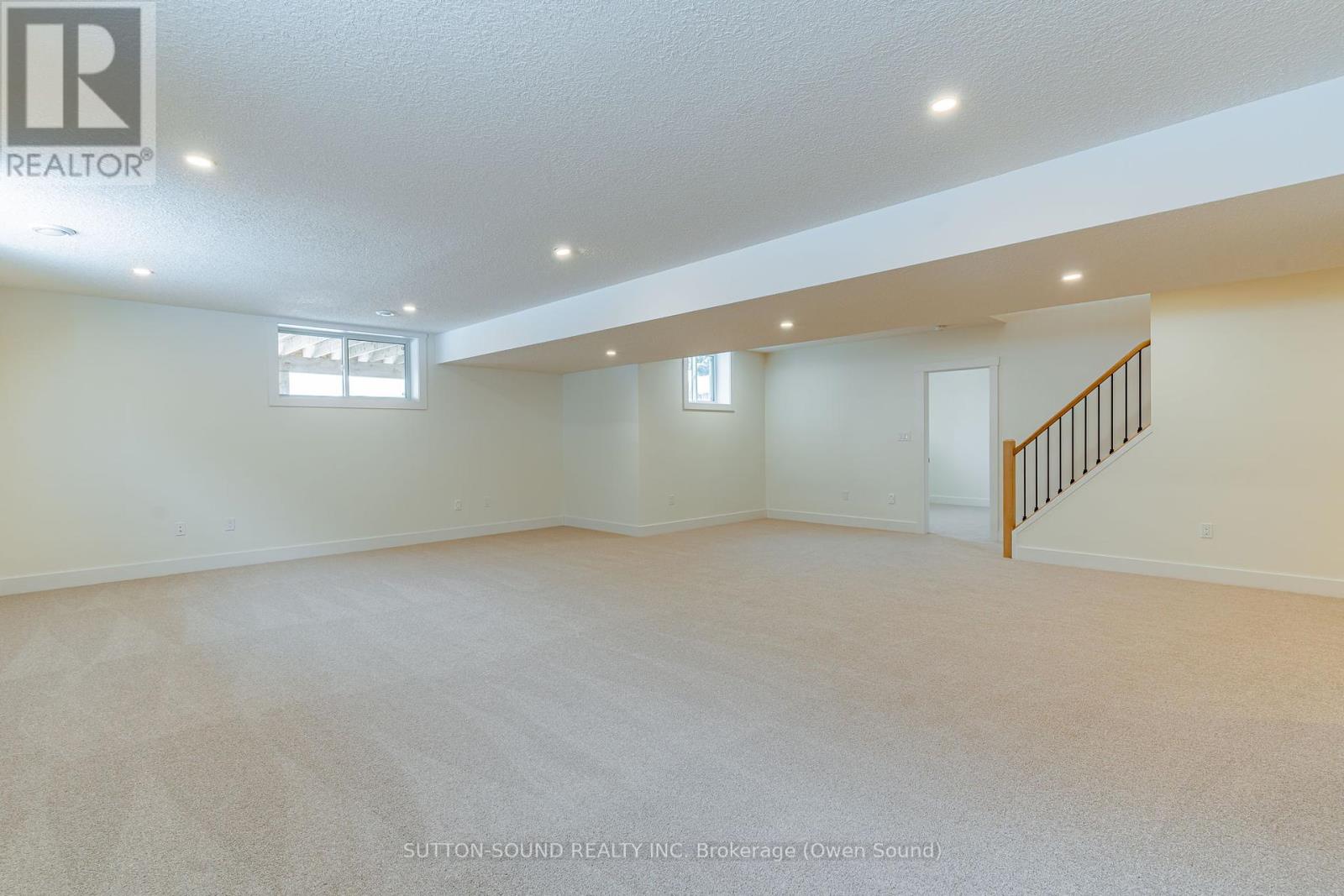 325 6th Avenue W Property Photo 39
